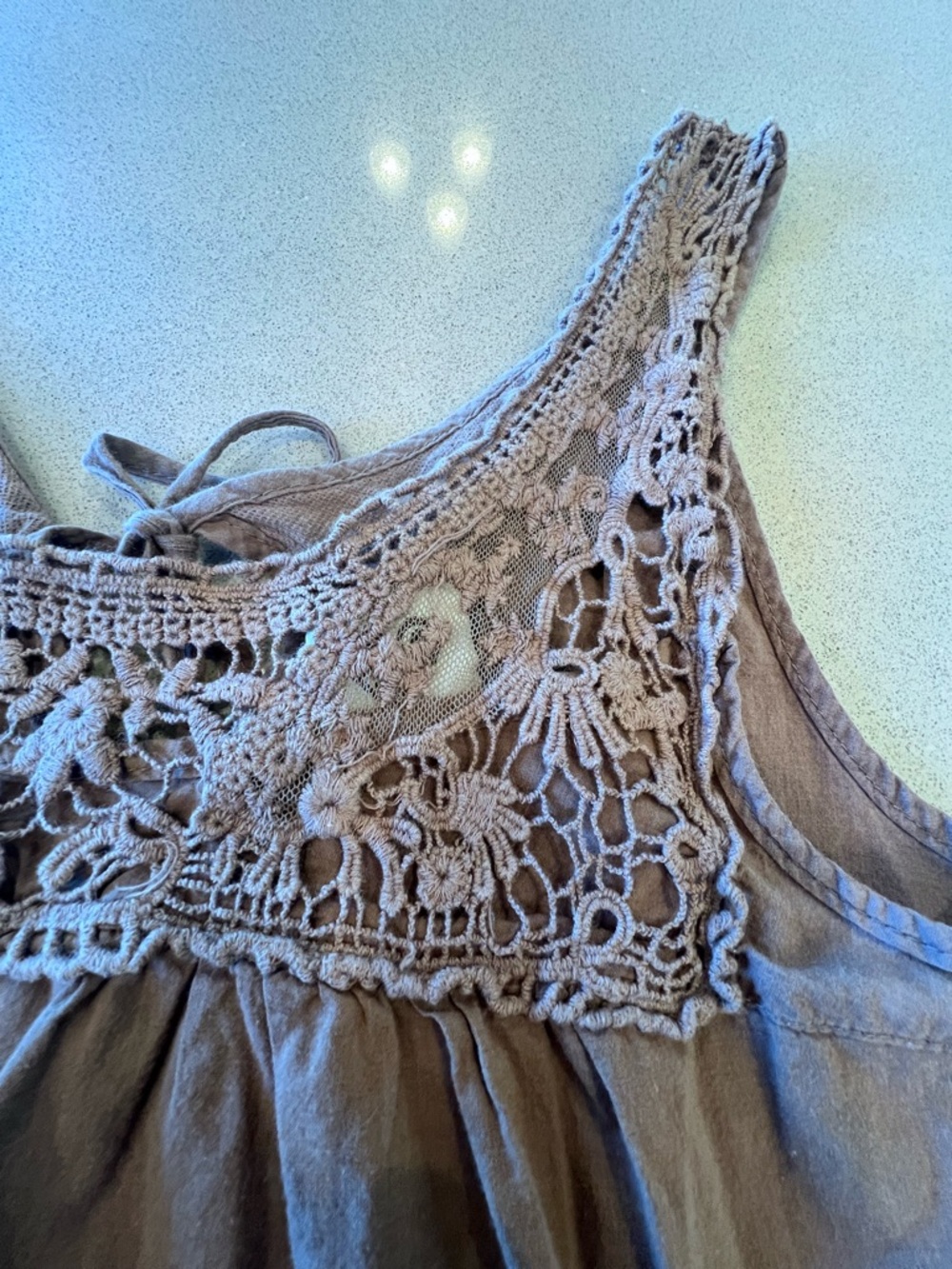 Vintage 579 Brown Crochet Yoke Tank Camisole Tie Back Elastic Waist PTP 15” XS/S - Picture 6 of 10